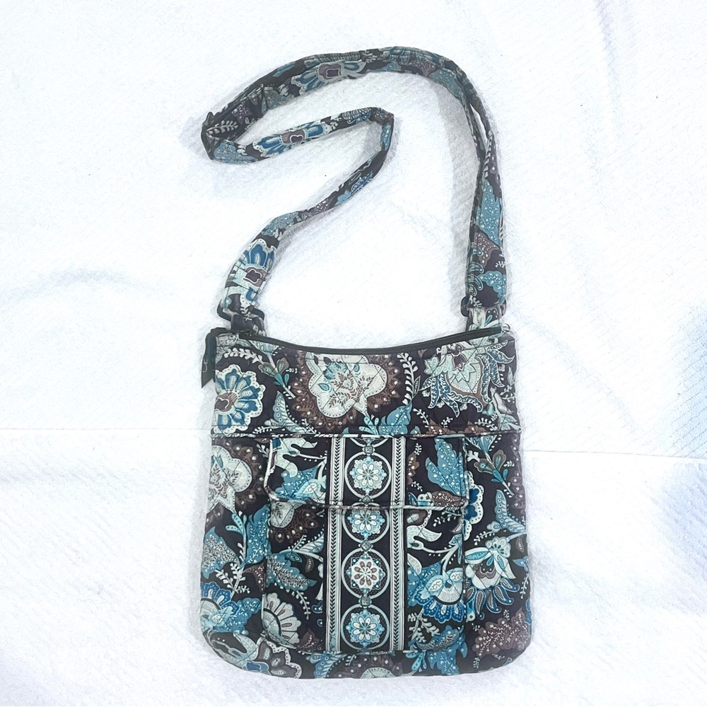 Vera Bradley Preppy Floral Pattern Patchwork Paisley Crossbody Bag with Pockets